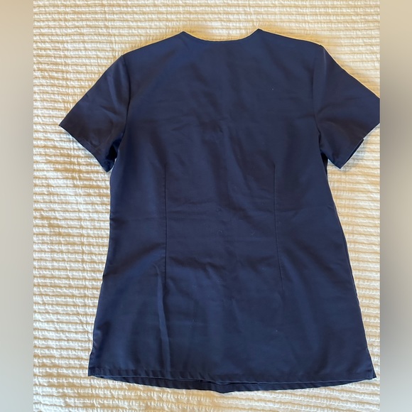 Figs Casma Three-Pocket Scrub Top - Picture 2 of 5